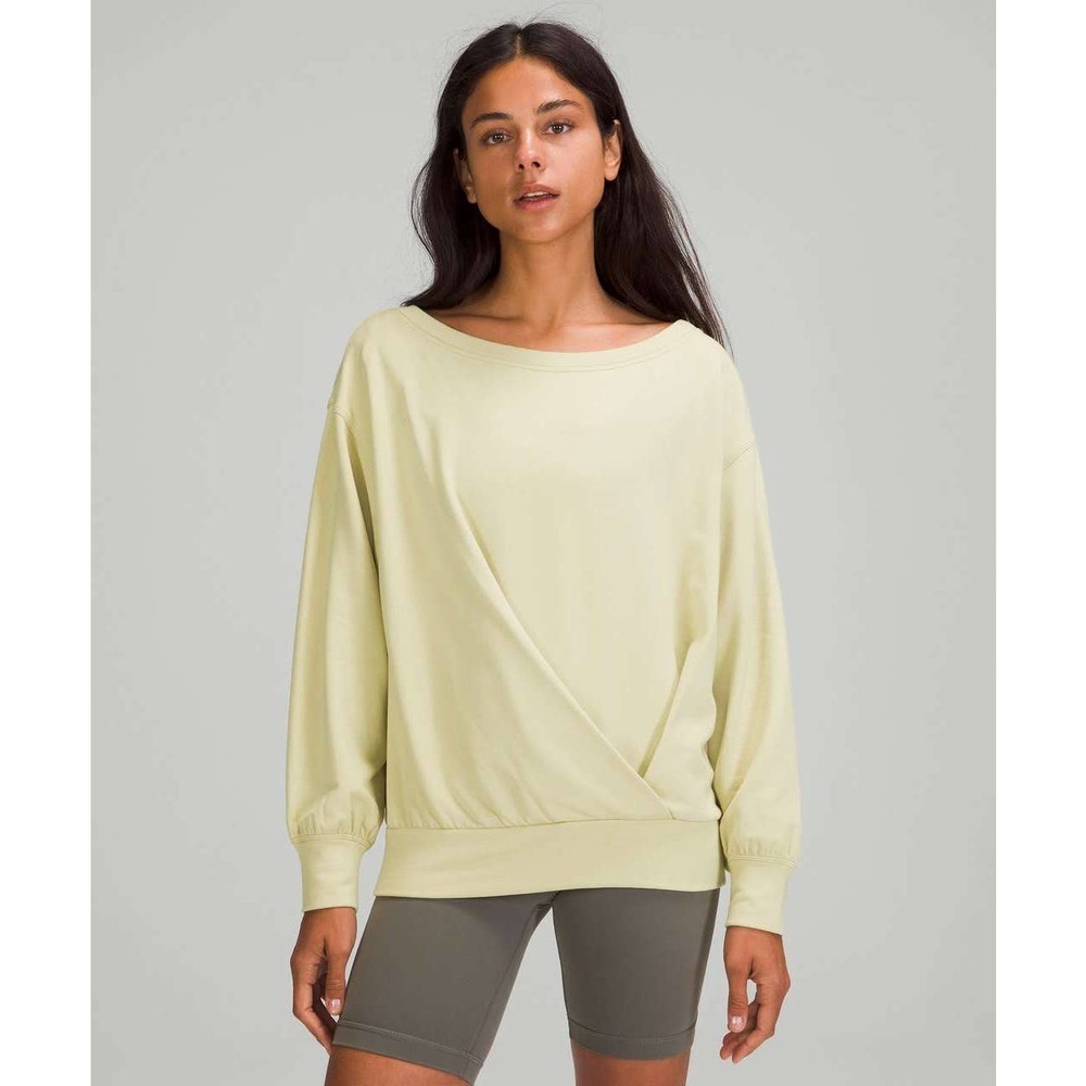 LULULEMON Pleated Modal Fleece Pullover Light Yellow Size 6 Casual comfort twist